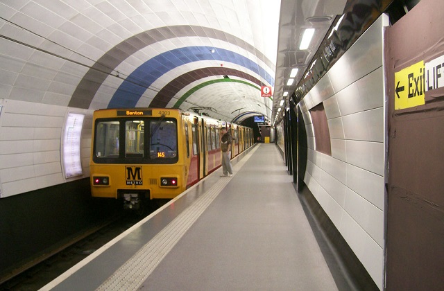 stonres rtz flooringin metro station platform